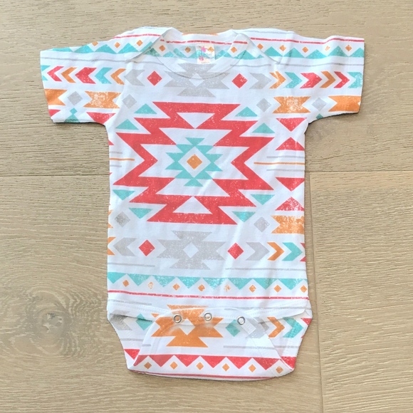 Laughing Giraffe Other - NEW Laughing Giraffe Printed Bodysuit